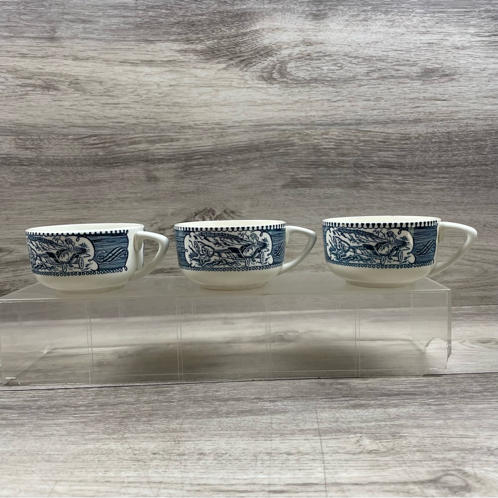 VINTAGE Royal Currier Ives Cups 3 Piece Set  (1960s)